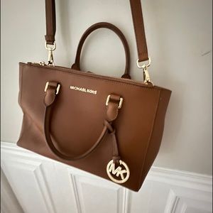 Gently used Michael Kors Bag EUC.